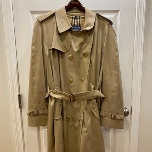 Burberry Men’s Double Breasted Trench Coat Size 44 Long